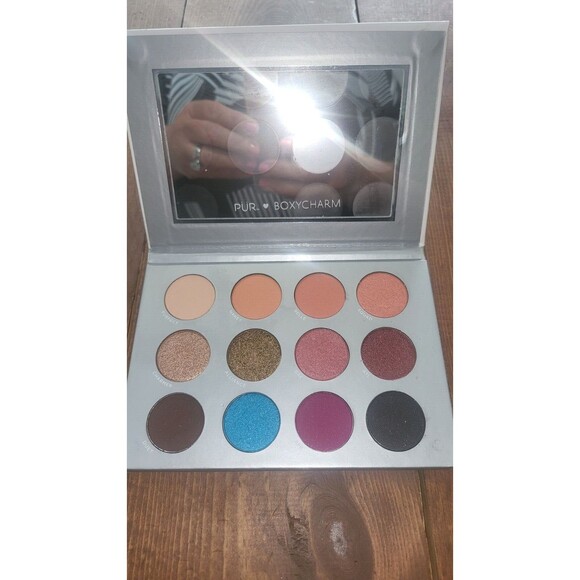 Eyeshadow Pallet Lot of 7 - New - Picture 1 of 16